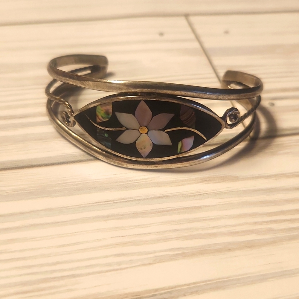 Mother of Pearl Alpaca Silver Bracelet
